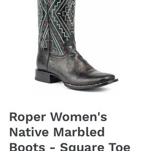 Women’s Roper western boots.